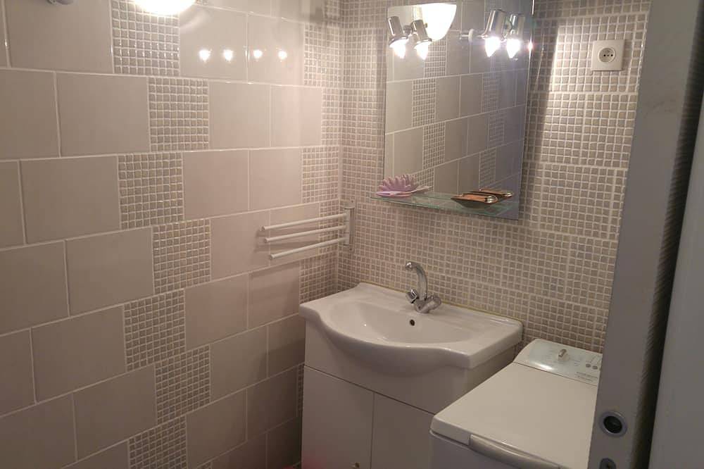 Entire apartment, Charming comfortable studio at the foot of the Madres massif in Campôme, Parc naturel régional des Pyrénées catalanes
