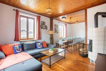 Gîte pour 15 personnes, avec jardin et jacuzzi ainsi que piscine et sauna à Muntzenheim