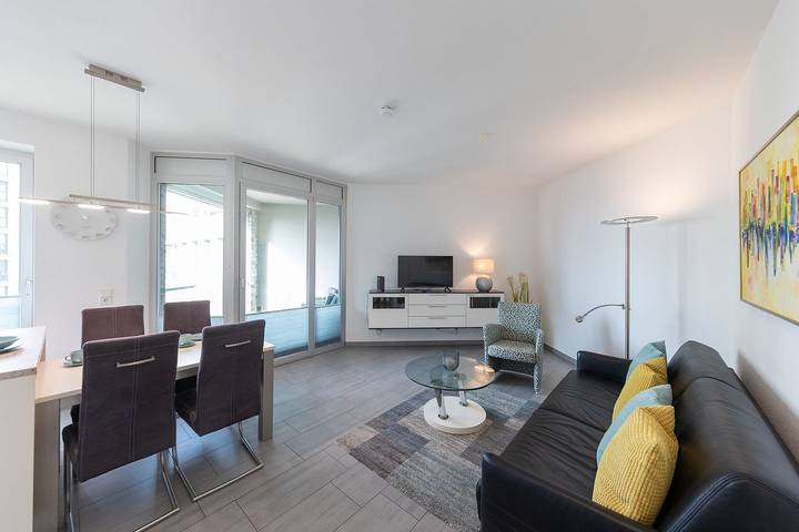 Ferienwohnung für 4 Personen, mit Balkon rund um die Havenwelten