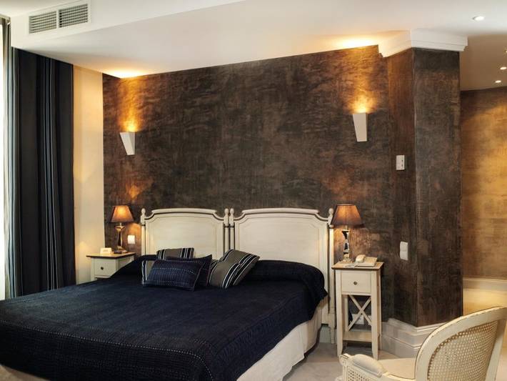 Hôtel pour 2 personnes, avec piscine ainsi que terrasse et jardin