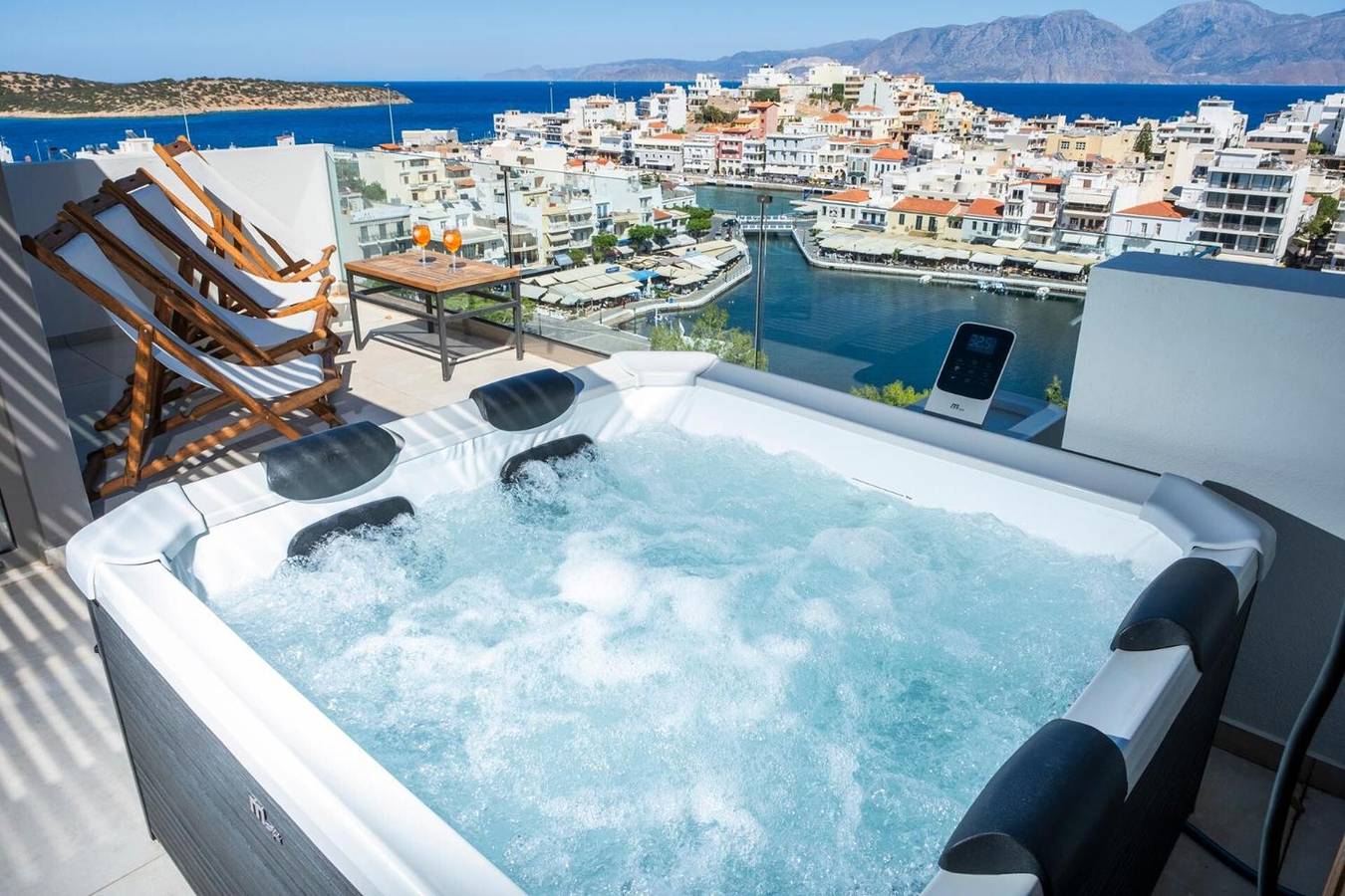Ganze Wohnung, Apartment mit Seeblick, Whirlpool, Meerblick, Wlan und Klimaanlage in Almyros Strand (Agios Nikolaos), Lasithi