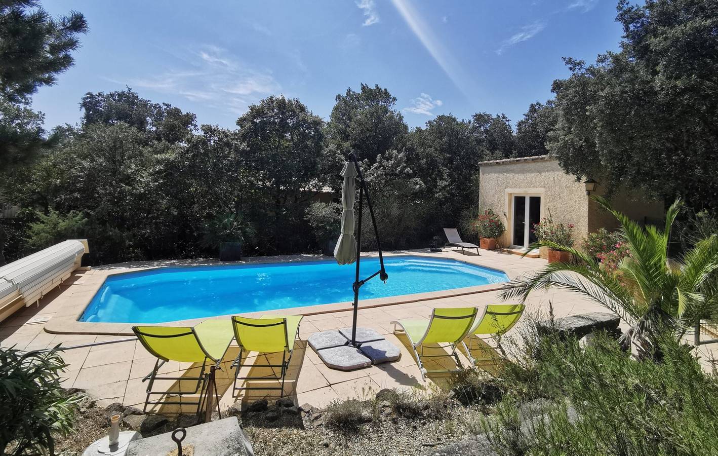 Maison avec piscine chauffée et grand jardin in Taulignan, Région de nyons