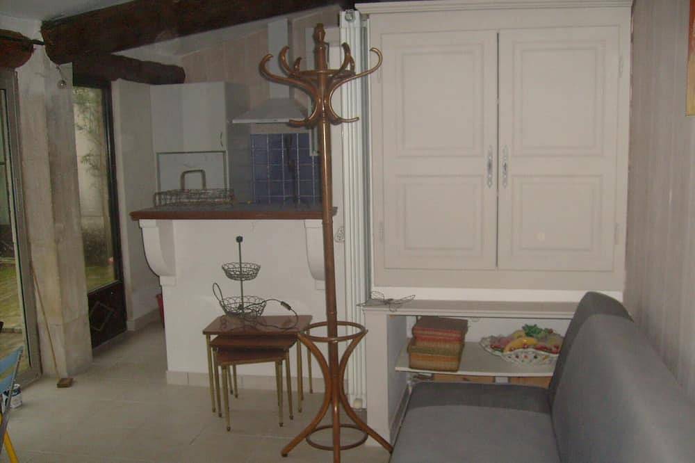 Charming cottage in the heart of Provence in Saint-Andiol, Arles region