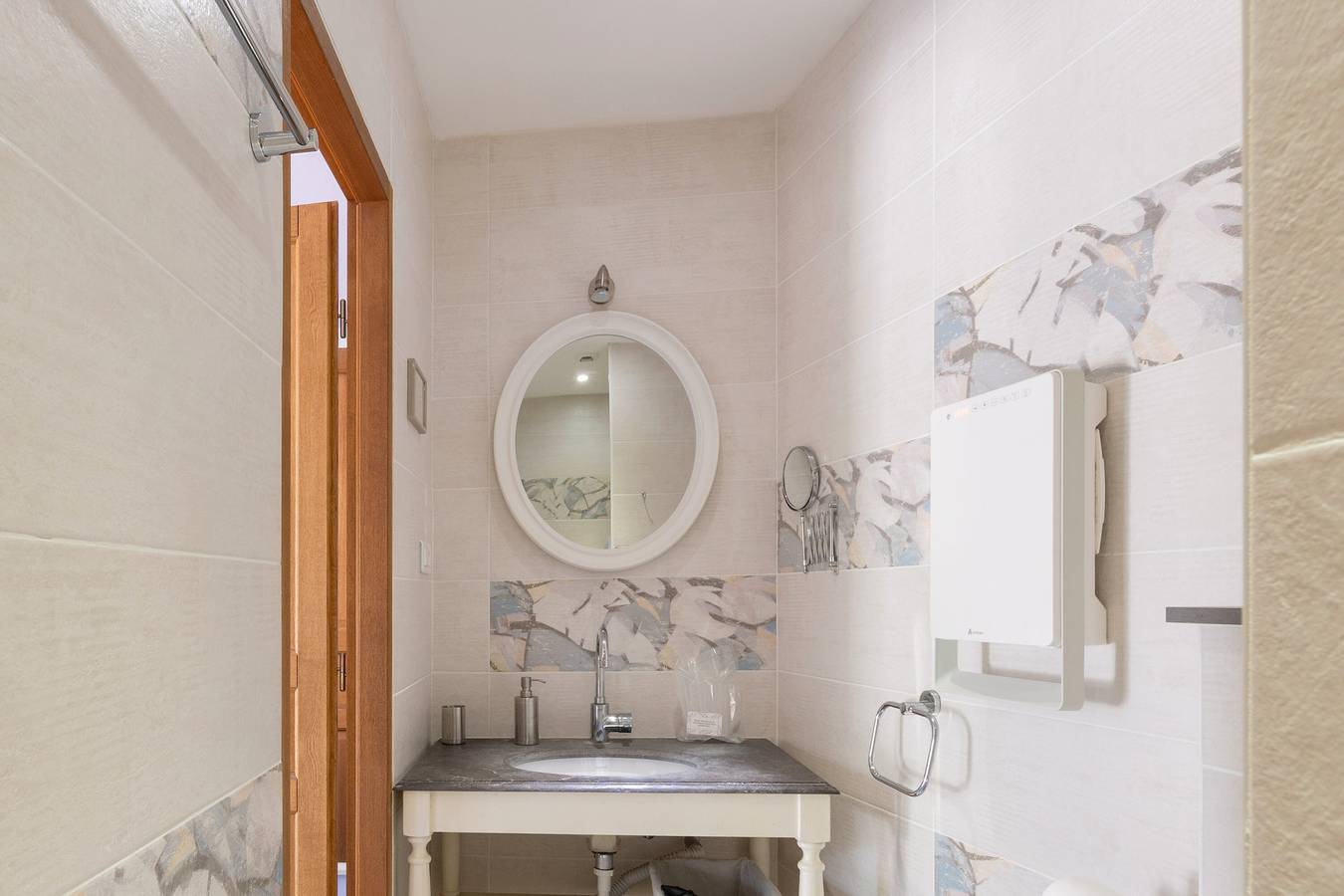 Chambre 'La Peireta' avec piscine partagée, Wi-Fi et climatisation in Saint-Alban-Auriolles, Ardèche