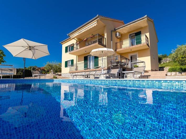 Ferienhaus für 8 Personen, mit Garten und Pool sowie Terrasse - 1