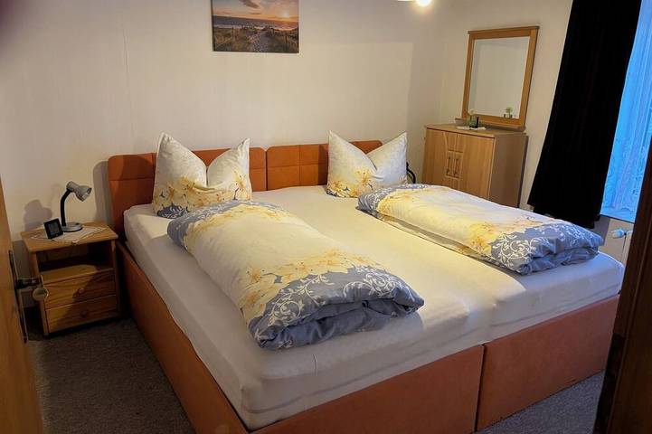 Ferienwohnung für 5 Personen, mit Garten in Bunde - 2