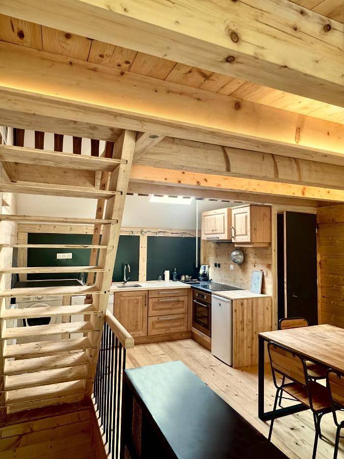 Gîte pour 8 personnes, avec vue ainsi que jardin et terrasse à Seythenex - 4