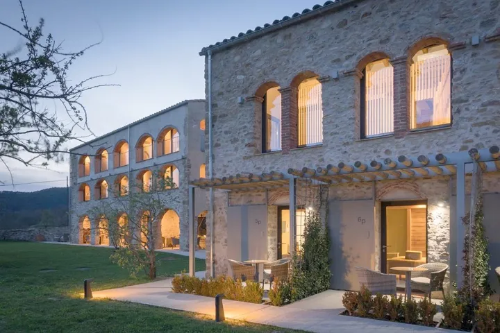 Hôtel pour 2 personnes, avec terrasse ainsi que piscine et jardin - 1