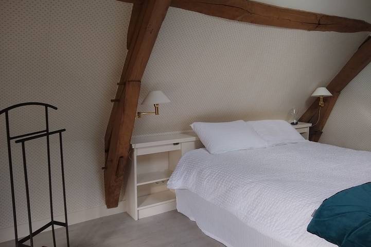 Gîte pour 8 personnes, avec Terrasse ainsi que Jardin et Piscine à Lunay - 4