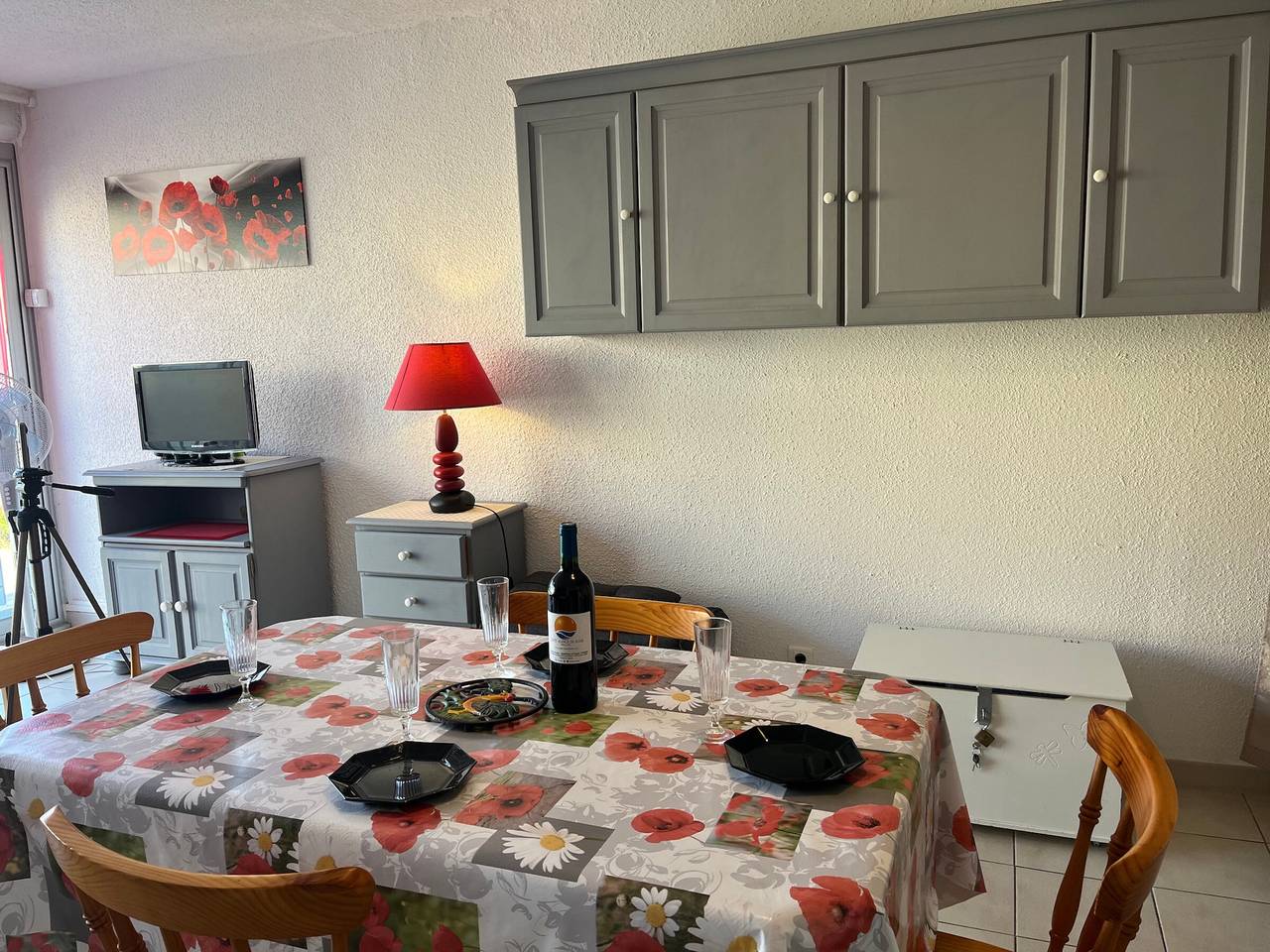 Appartement entier, Spacieux T1 Alcove, 4/6 pers - Centre Gruissan, 400m Plage, Ascenseur, Parking Proche in Gruissan (Ville), Gruissan
