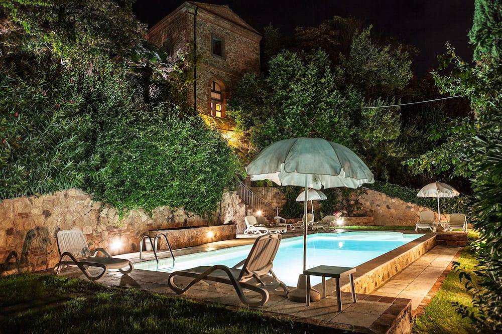 Schönes Studio in einem Park mit privatem Garten, Schwimmbad, Parkplatz in Sinalunga, Chianti
