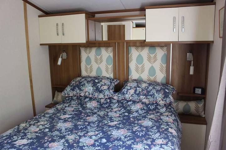 Loch View - luxury cabin with spectacular alpine and loch views in Argyll & Bute