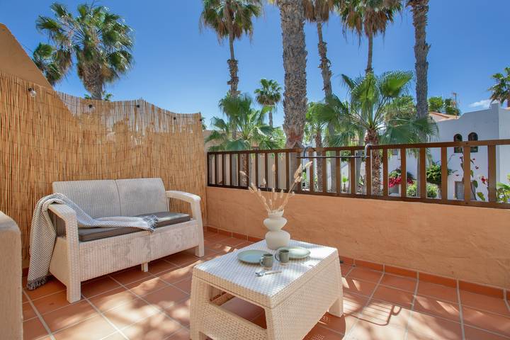 Apartamento entero, Vacaciones 'Oasis Duna-Pistacho Dreams Pool' con piscina compartida, terraza privada y Wi-Fi in Corralejo, La Oliva