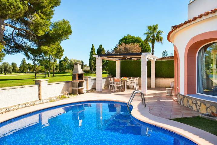 Villa für 8 Personen, mit Terrasse und Garten sowie Ausblick, mit Haustier in Oliva - 2