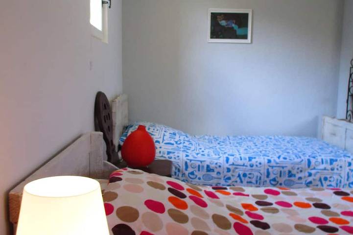 Gîte pour 6 personnes, avec terrasse ainsi que jardin et piscine à Vic-Fezensac - 4