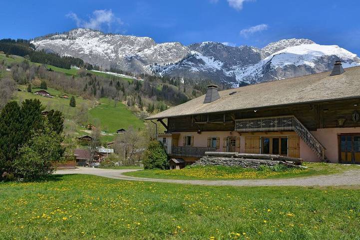 Chalet pour 10 personnes, avec jardin et balcon, animaux acceptés à Abondance