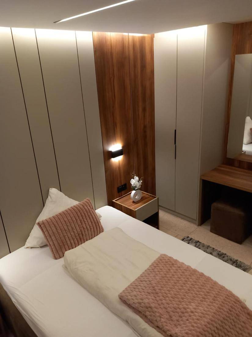 Ganze Wohnung, Deluxe Einzelzimmer Komfort mit Balkon in Bad Salzuflen, Kreis Lippe