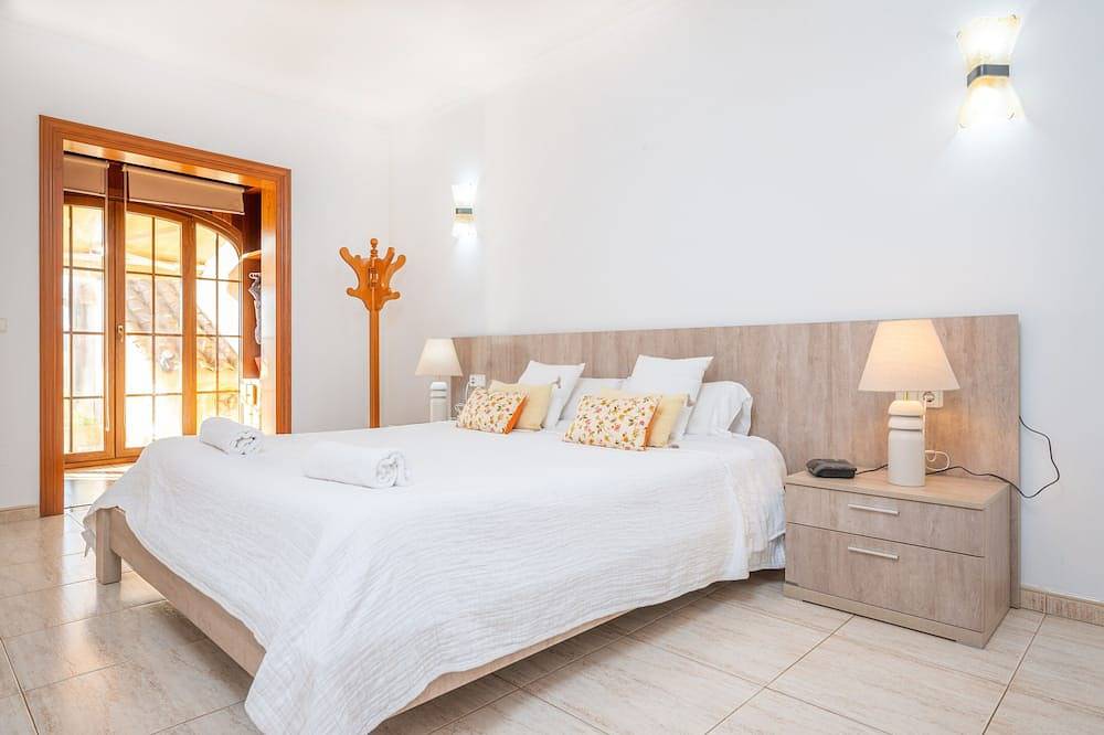 Villalonga - Nice villa with private pool and free Wifi in Maria de la Salut, Majorca Center