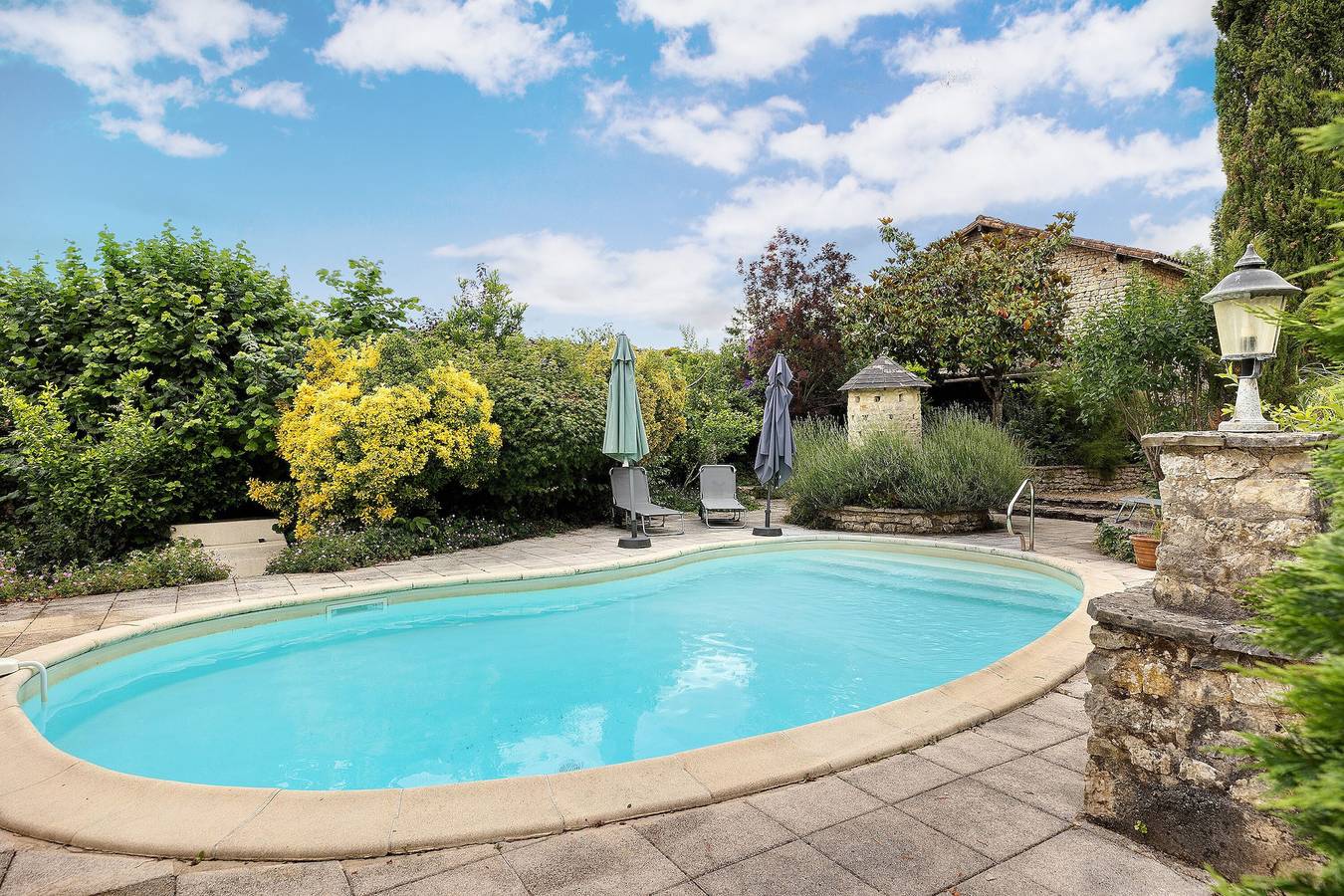 Vakantiehuis 'Mas Provençal 12 Personen' met privézwembad, terras en wifi in Exoudun, Niort en omgeving