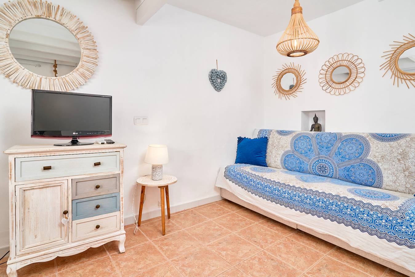 Casa de vacaciones 'La Casa Bonita' con vistas al mar, terraza privada y Wi-Fi in Frigiliana Road, Frigiliana