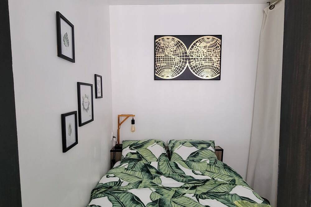 Entire apartment, Breuil Station, fully-equipped studio in La Mure, Isère