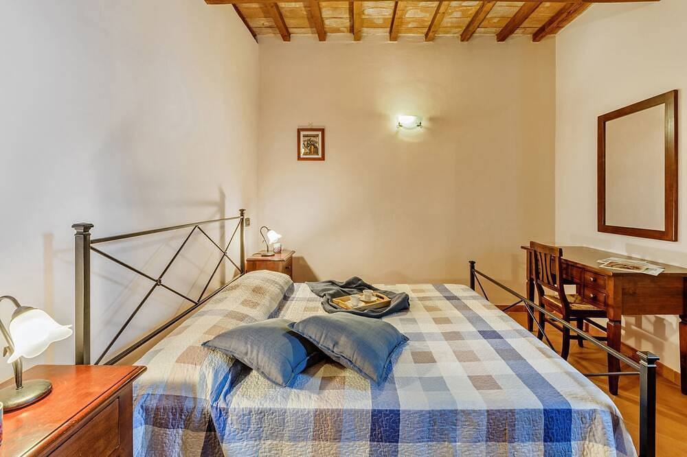 Spaziosa villa con piscina privata e vista panoramica sulle colline umbre, a soli 15 minuti da Todi in Collazzone, Perugia e dintorni