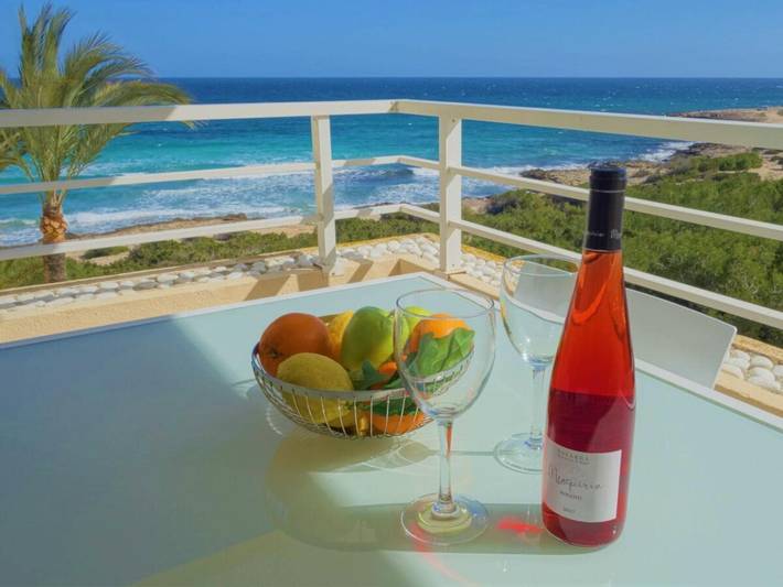 Apartamento vacacional con 2 dormitorios. in Cala Millor, San Lorenzo de Cardessar