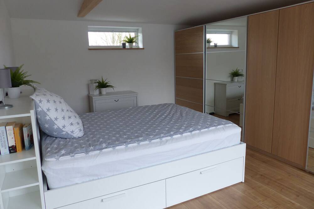 Ganze Wohnung, Traumhafte, sonnige Ferienwohnung mit Ostseeblick und Balkon in Strandnähe in Langballig, Flensburger Förde