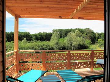 Gîte pour 2 personnes, avec vue et jardin dans Valencisse