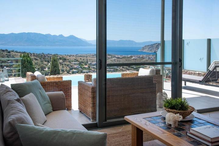 Location de vacances pour 6 personnes, avec vue ainsi que piscine et jardin dans Perdika - 4