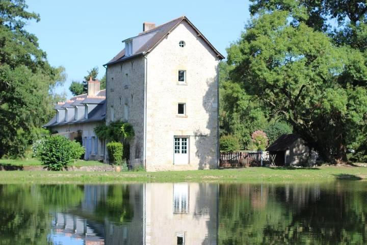 Chambre d’hôte pour 4 personnes, avec vue sur le lac et vue ainsi que piscine et jardin à Reugny