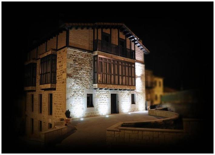 Casa de huéspuedes para 3 personas, con Terraza y Jacuzzi además de Jardín y Sauna en Pinares (Soria)