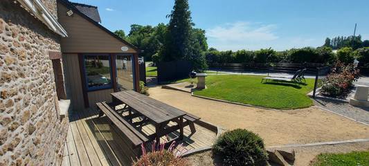 Gîte pour 14 personnes, avec terrasse et jardin à Saint-Méloir-des-Ondes