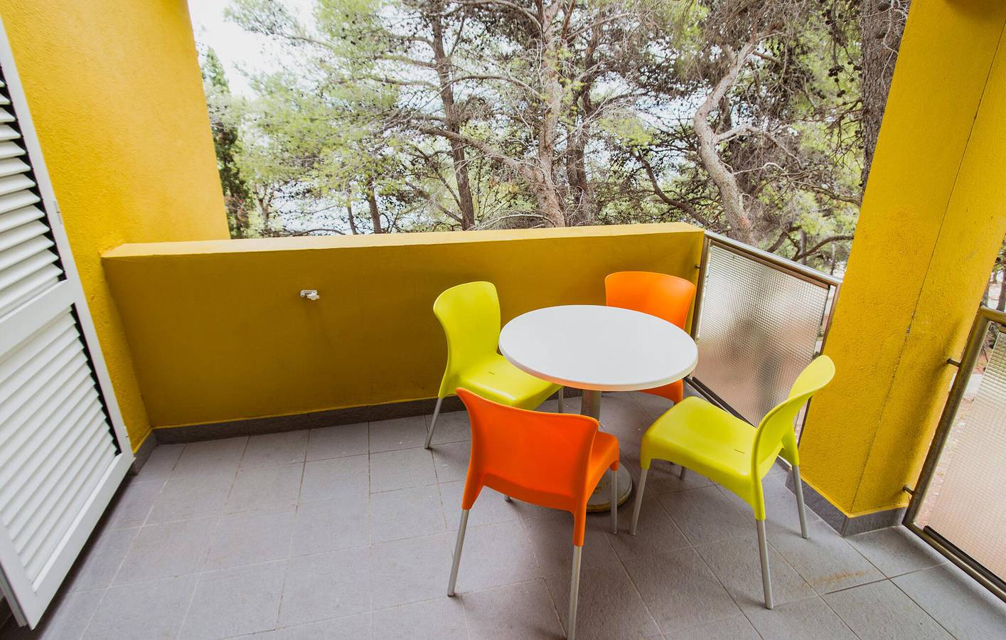 Ganze Ferienwohnung, Modernes Apartment mit Terrasse, WLAN und Parkplatz in der Nähe des Strandes V. Sabuša in Kukljica, Insel Ugljan