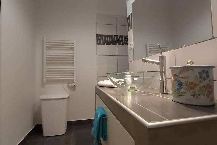 Entire apartment, Le Cottage Saint-georges in Villefranche-de-Rouergue, Aveyron