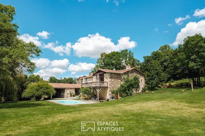 Gîte pour 12 personnes, avec vue ainsi que jardin et piscine, animaux acceptés à La Boissière-en-Gâtine