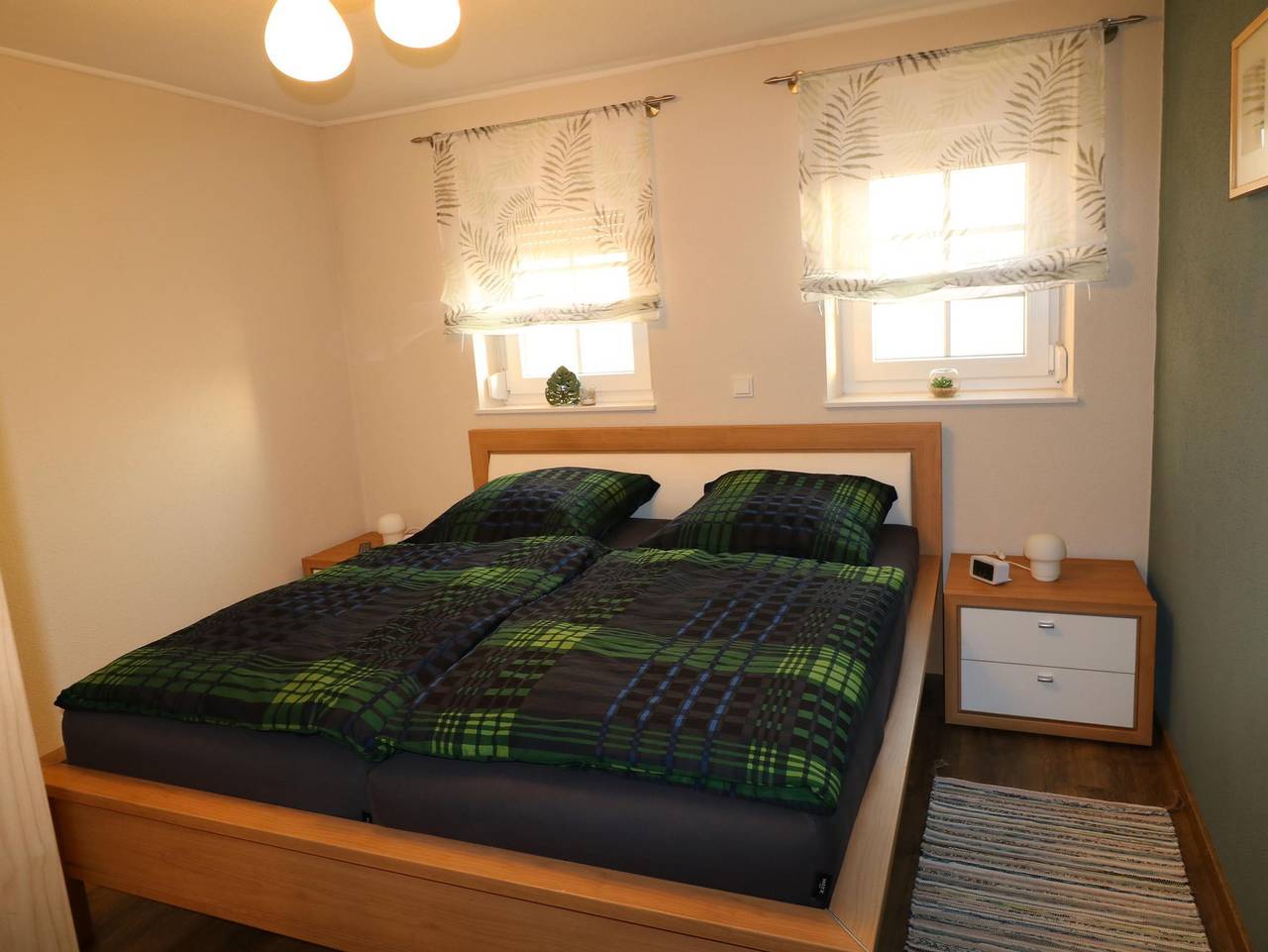Ganze Ferienwohnung, Ferienwohnung Am Pfaffenderbach - 5-Bett-Ferienwohnung, Dusche/Wc, 2 Schlafräume in Ralingen, Landkreis Trier-Saarburg