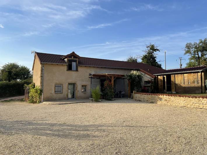Gîte pour 4 personnes, avec terrasse et jardin