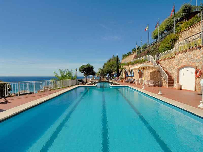 Apartamento vacacional entero, Apartamento vacacional con piscina y aire acondicionado  in Pietra Ligure, Pietra Ligure Municipio