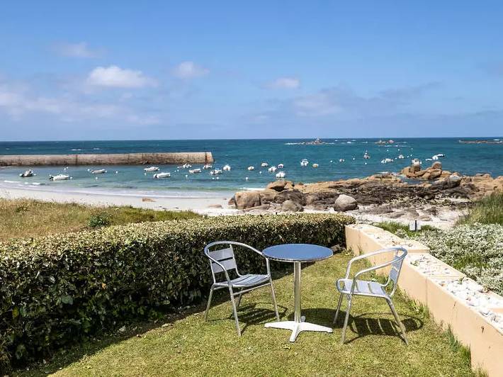 Gîte pour 2 personnes, avec jardin dans Plage de Kerfissien - 3