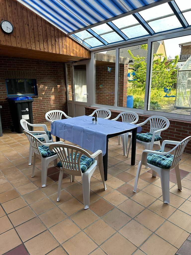 Apartment Souha 1 - Großzügige Unterkunft mit Garten und Wintergarten