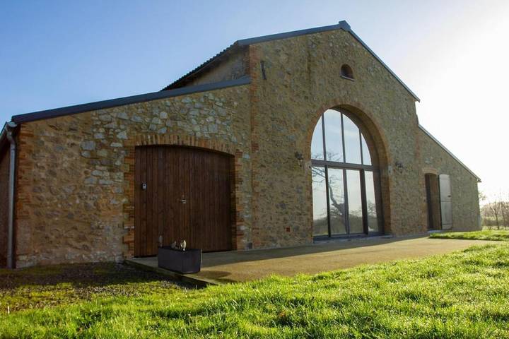 Location de vacances pour 6 personnes, avec terrasse dans La Chapelle-Rousselin