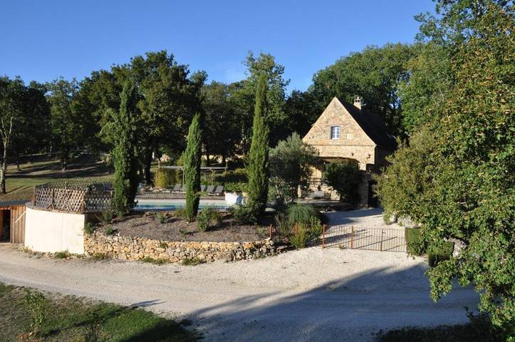 Location de vacances pour 8 personnes, avec piscine ainsi que jardin et vue, adapté aux familles à Coly - 3