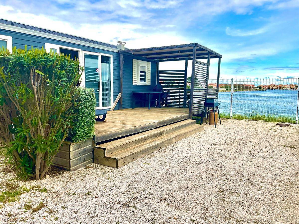 Azur Premium Climatisé 4 étoiles au camping la presqu'île du Barcarés vue imprenable in Le Barcarès, Côte d'Améthyste