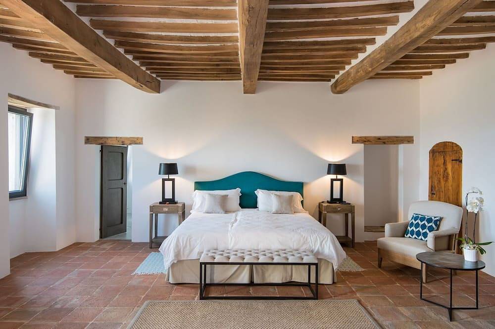 Villa in San Giovanni Del Pantano with 10 bedrooms sleeps 20 in Perugia, Perugia Province