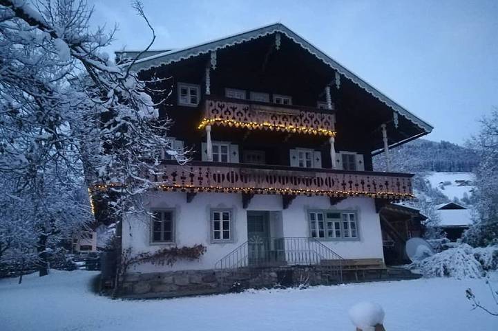 Hütte für 6 Personen, mit Pool und Balkon sowie Garten in Bramberg am Wildkogel