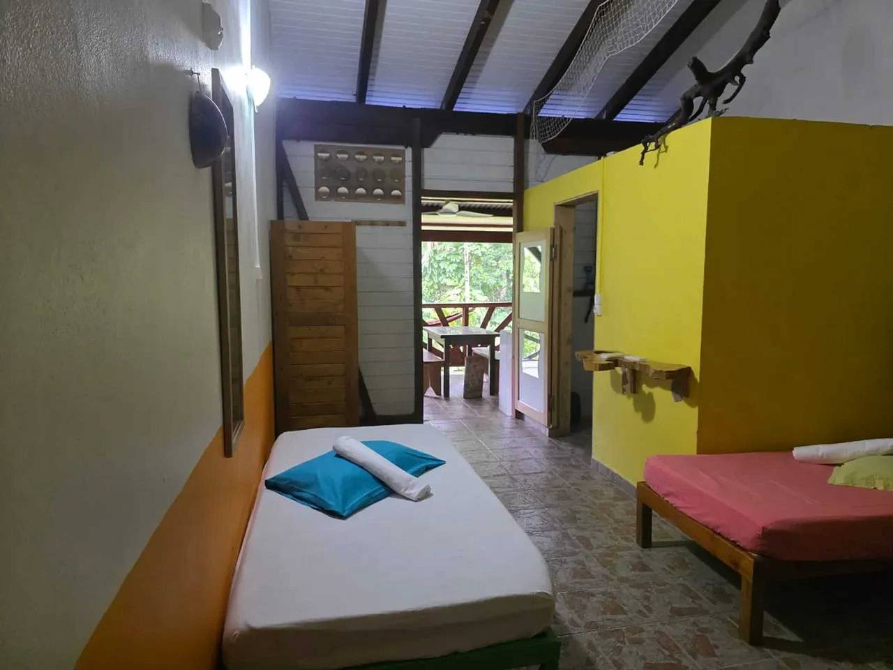 Acogedor bungalow en Goyave con vista al jardín in Goyave, Guadalupe
