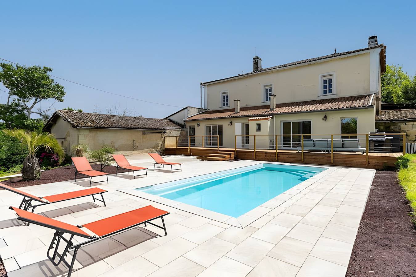 Maison de vacances « Le Petit Peyvideau » avec piscine privée, terrasse et Wi-Fi in Carignan-de-Bordeaux, Région de Bordeaux