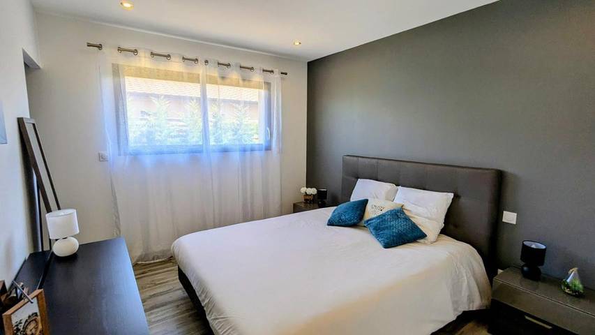 Location de vacances pour 7 personnes, avec vue et jardin à Saint-Hilaire-du-Rosier - 3