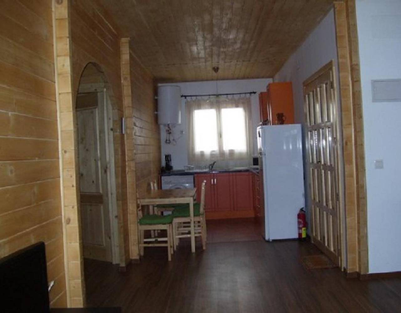 Appartement entier, Appartement 'Fuente Vilda' avec terrasse privée, jardin privé et climatisation in Alcanadre, La Rioja Province